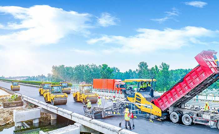 江蘇高速上演徐工成套道路機(jī)械大片！